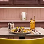 The Magnolia (adults Only) Otel 4*