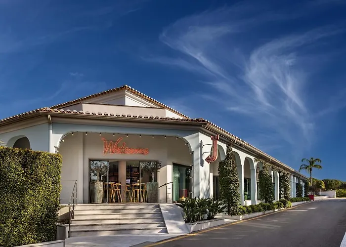 The Magnolia (adults Only) Otel 4*