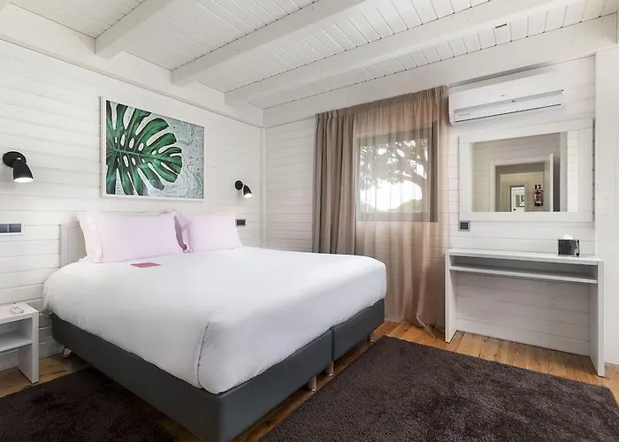 The Magnolia (adults Only) Otel 4*